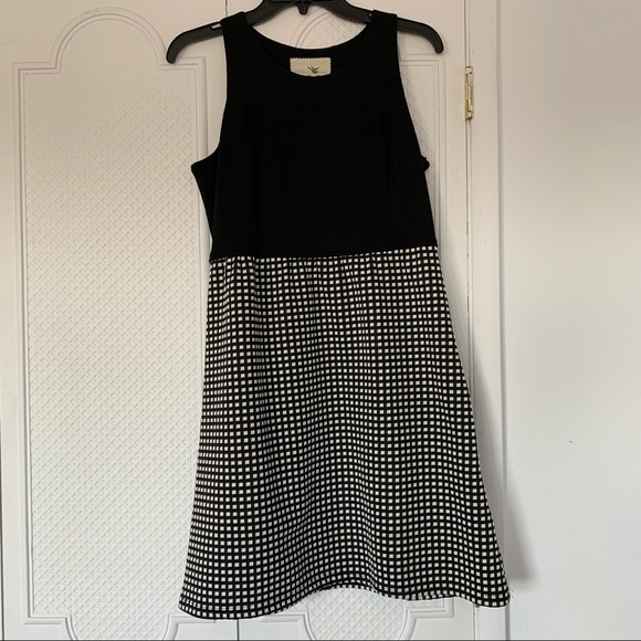 Tabitha | Black and White Dress - Picture 9 of 9